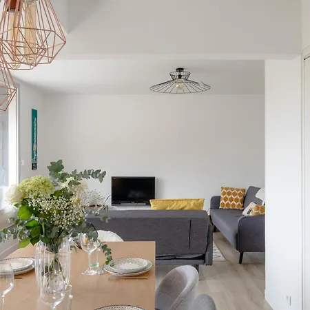 Le Ballast - Appt A Avec Balcons Et Garage Dinard